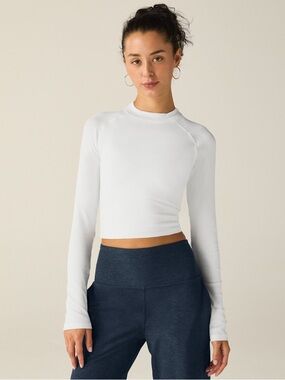 Beyond Yoga Contours Cropped Mock Neck Top Ribbed White Medium